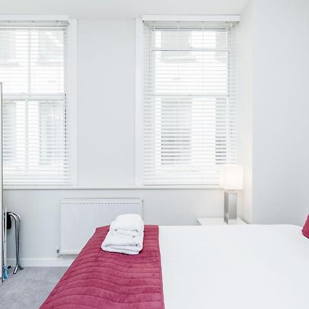 Roomspace Serviced Apartments - Sterling House Лондон Екстериор снимка