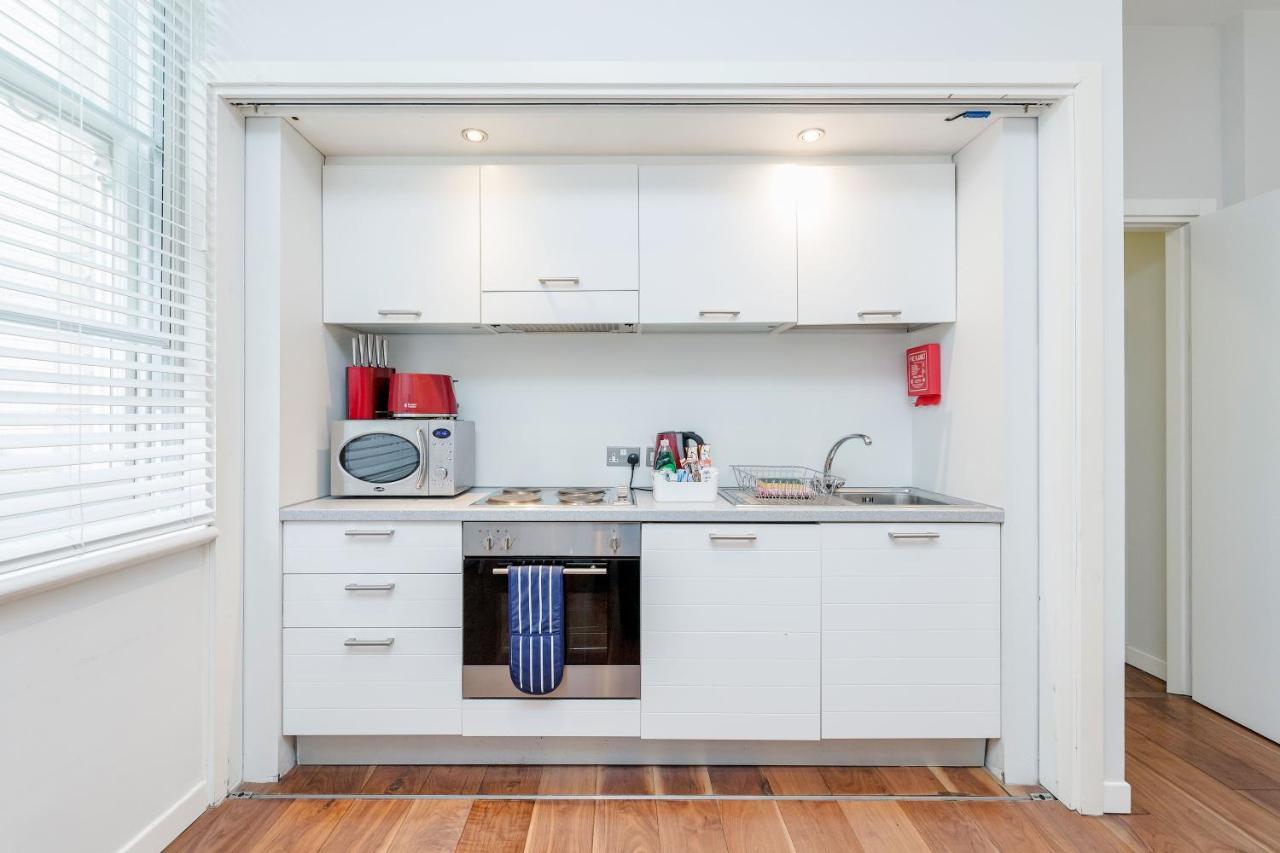 Roomspace Serviced Apartments - Sterling House Лондон Екстериор снимка